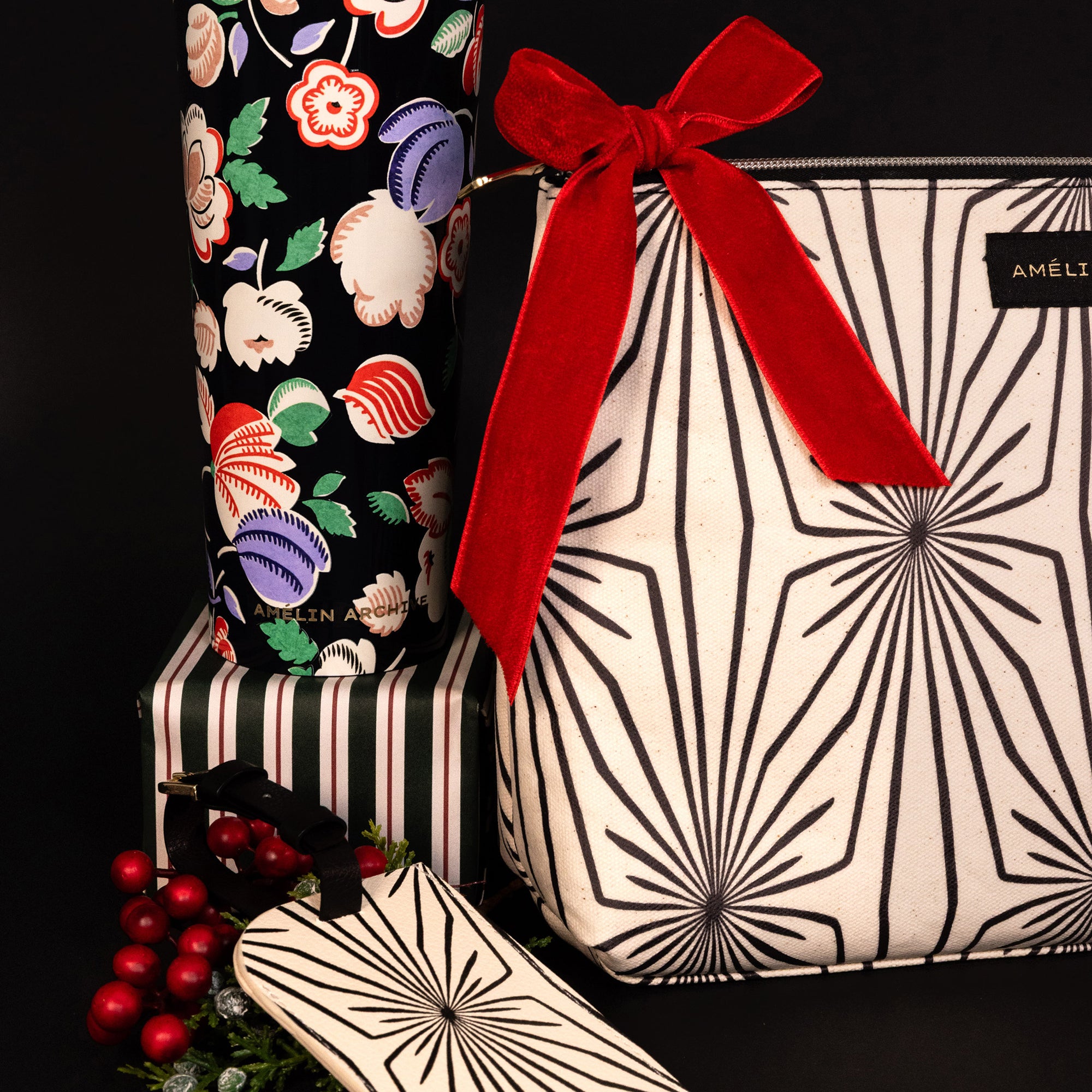 Everyday Large Pouch Composition