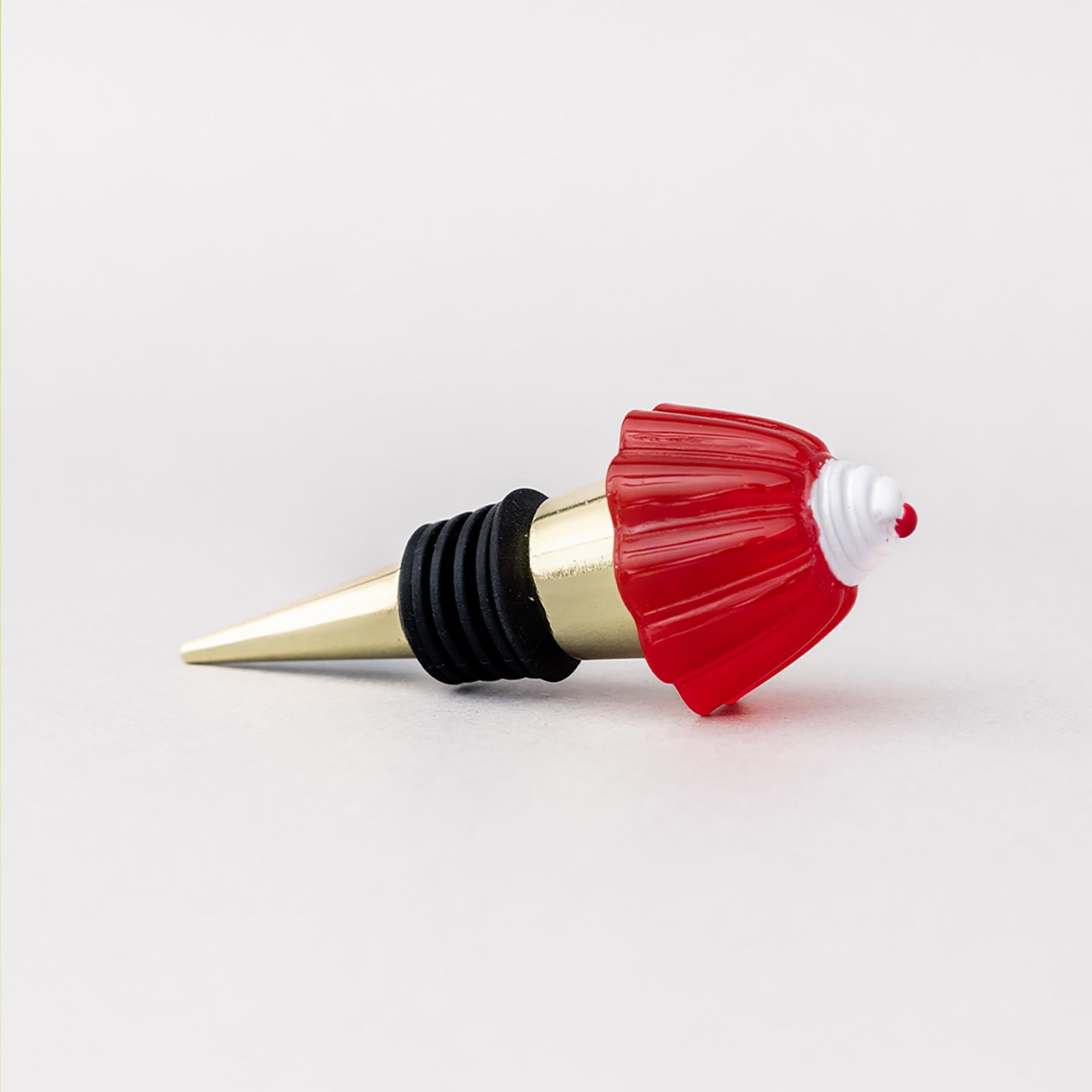 Red jelly dessert wine stopper