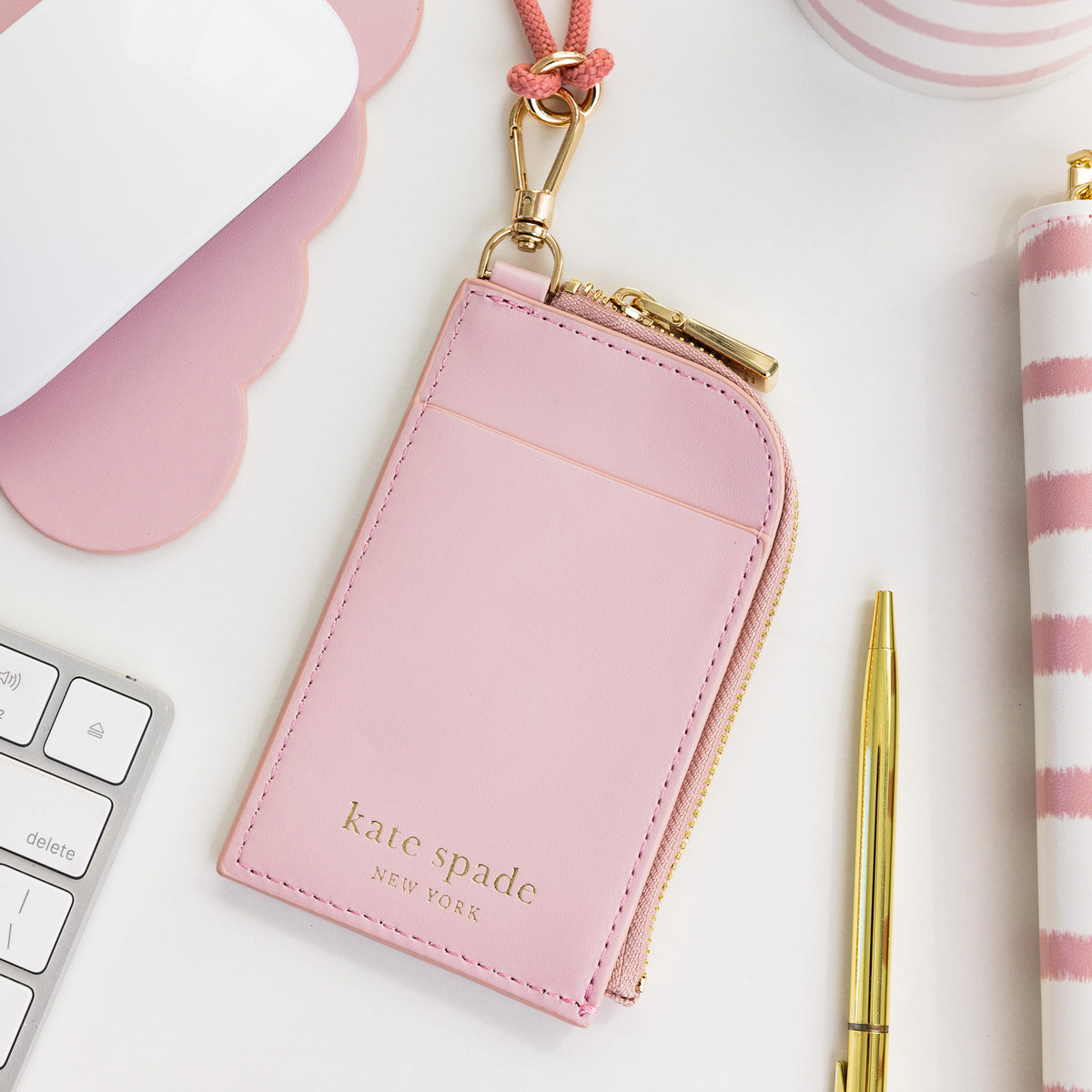 ID_HolderPink_v2266020.jpg?v= 