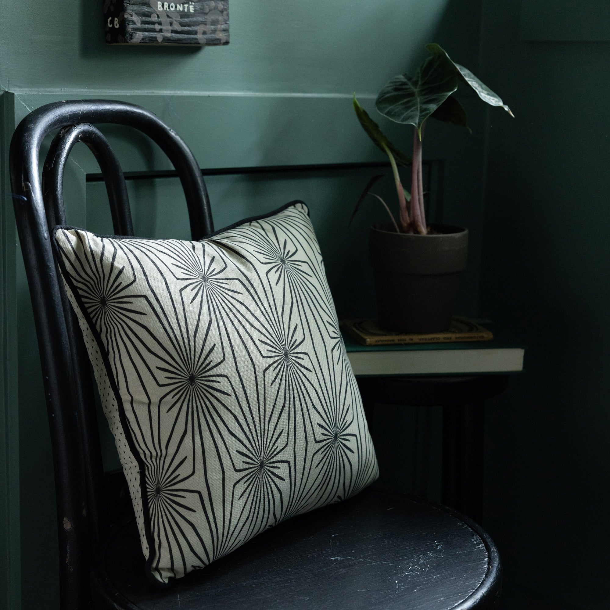 Pillow Dare to be Happy